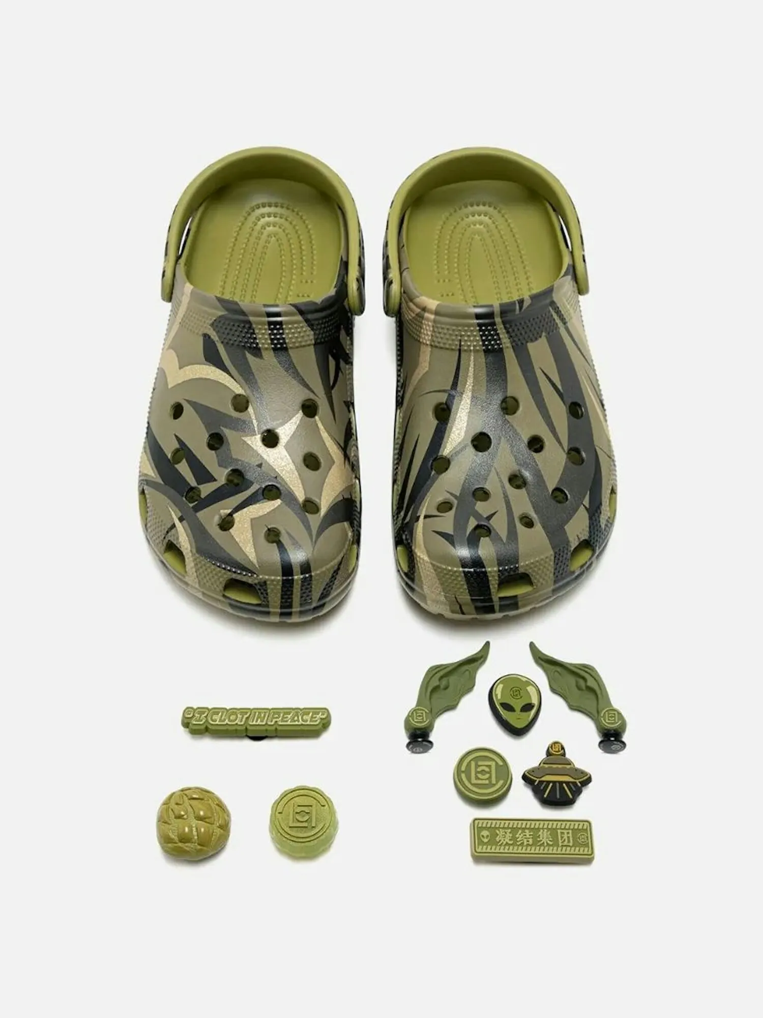 Сабо Crocs Classic x CLOT Unisex — изображение 5 из 8, зеленый