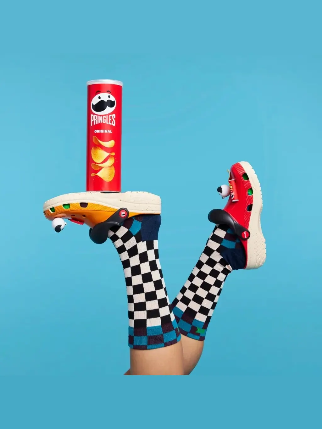 Сабо Crocs Classic x Pringles Unisex — изображение 7 из 11, красный/оранжевый