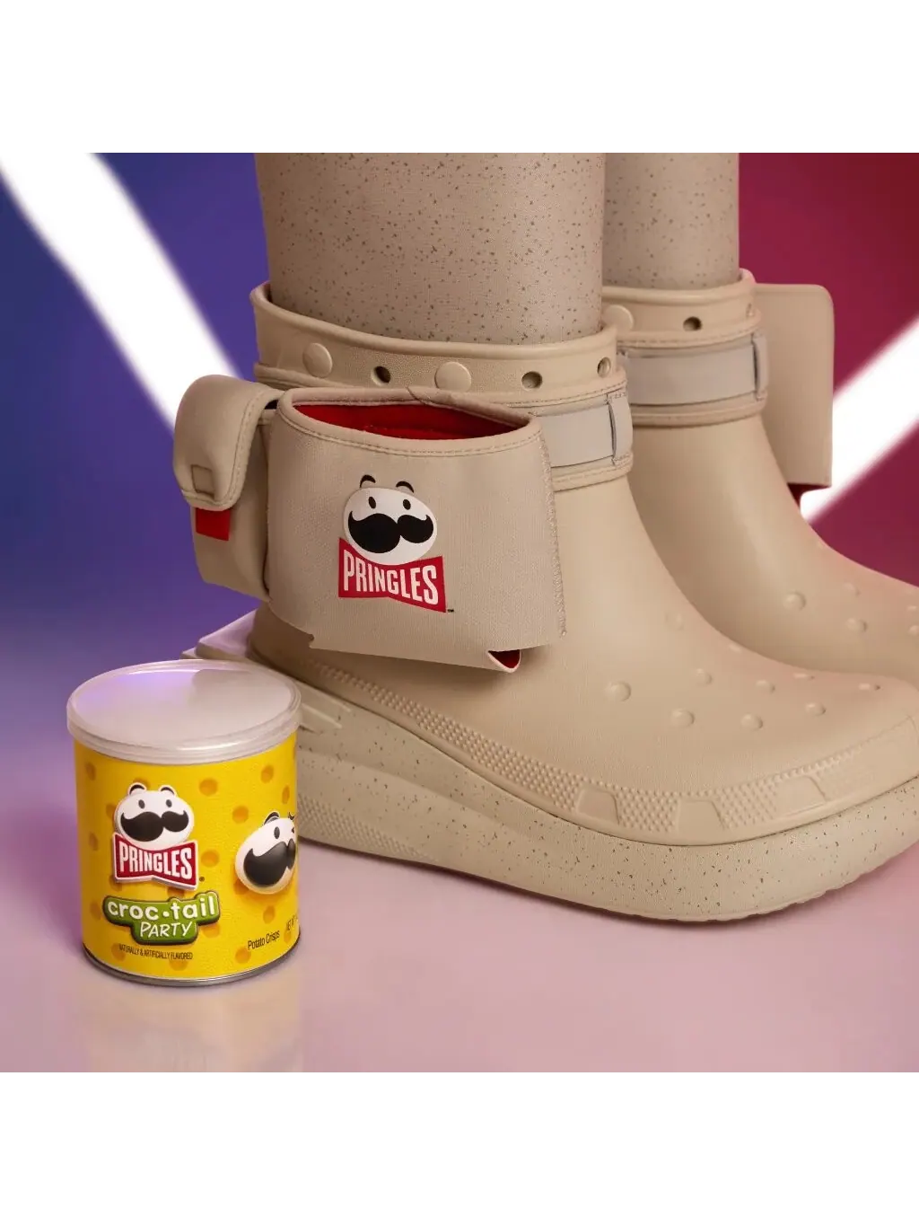 Сапоги женские Crocs Classic x Pringles водонепроницаемые — изображение 9 из 10, мульти