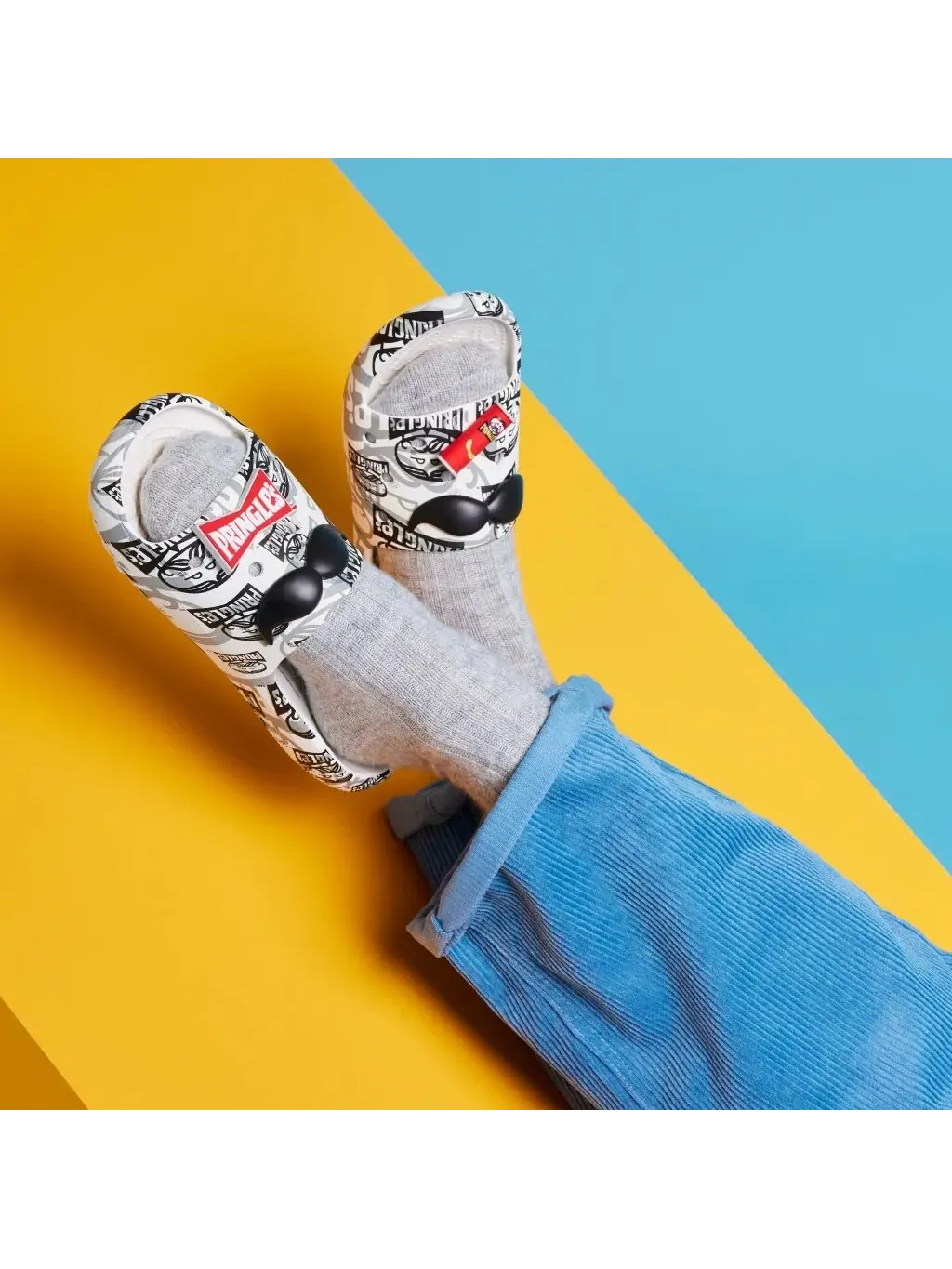Шлепанцы Crocs Classic x Pringles Unisex — изображение 7 из 7, черный/белый