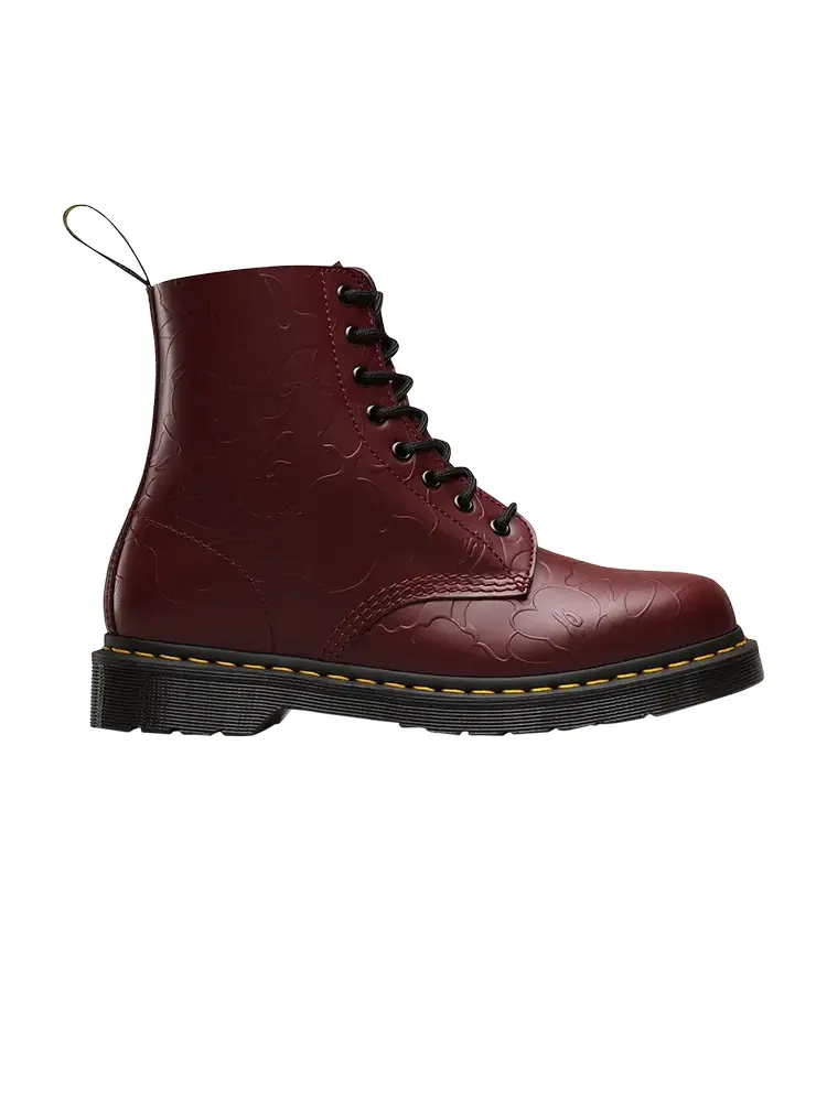 Кроссовки Dr. Martens A Bathing Ape x Emboss Camo 1460 'Cherry Smooth' — изображение 1 из 1, красный