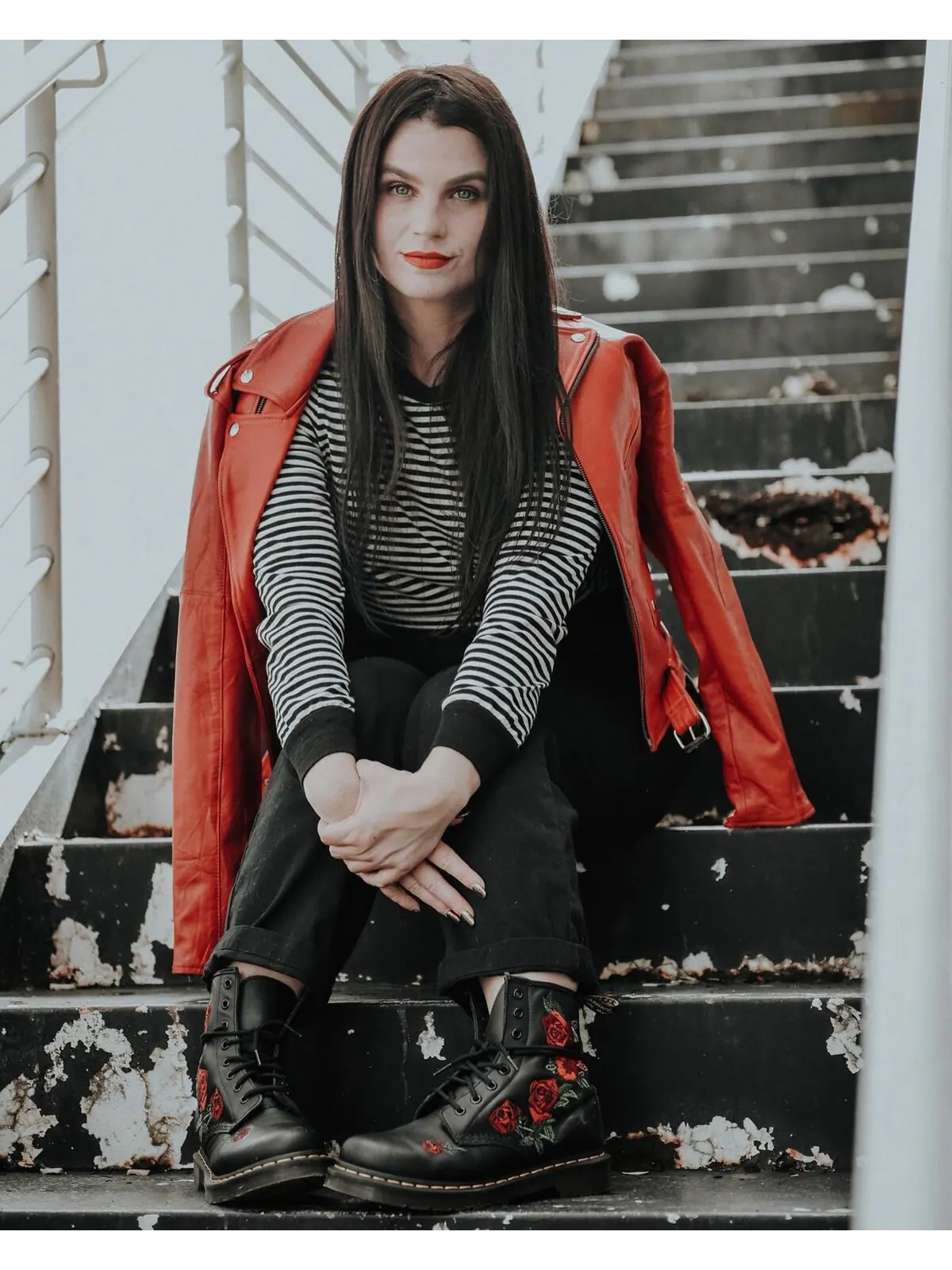 Ботинки берцы женские Dr. Martens 1460 Vonda Floral Leather Lace Up — изображение 8 из 10, черный