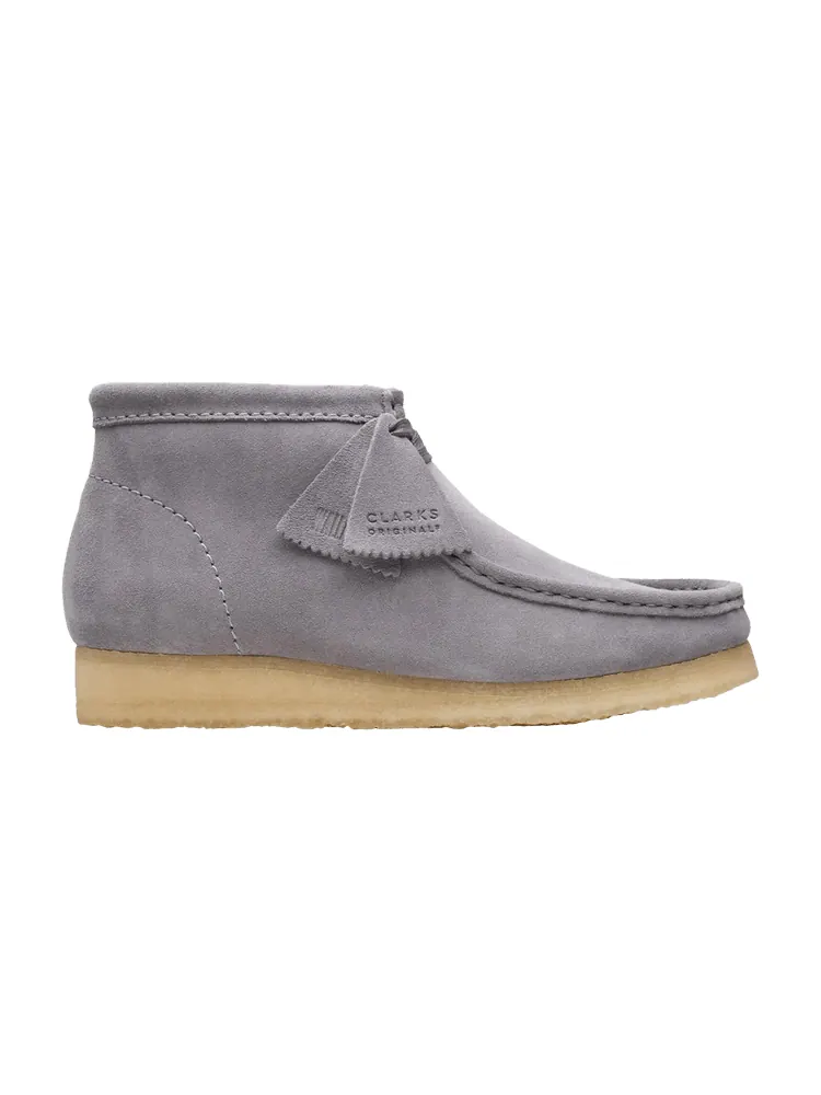 Ботинки Clarks Wallabee Boot, замша — изображение 1 из 1, серый