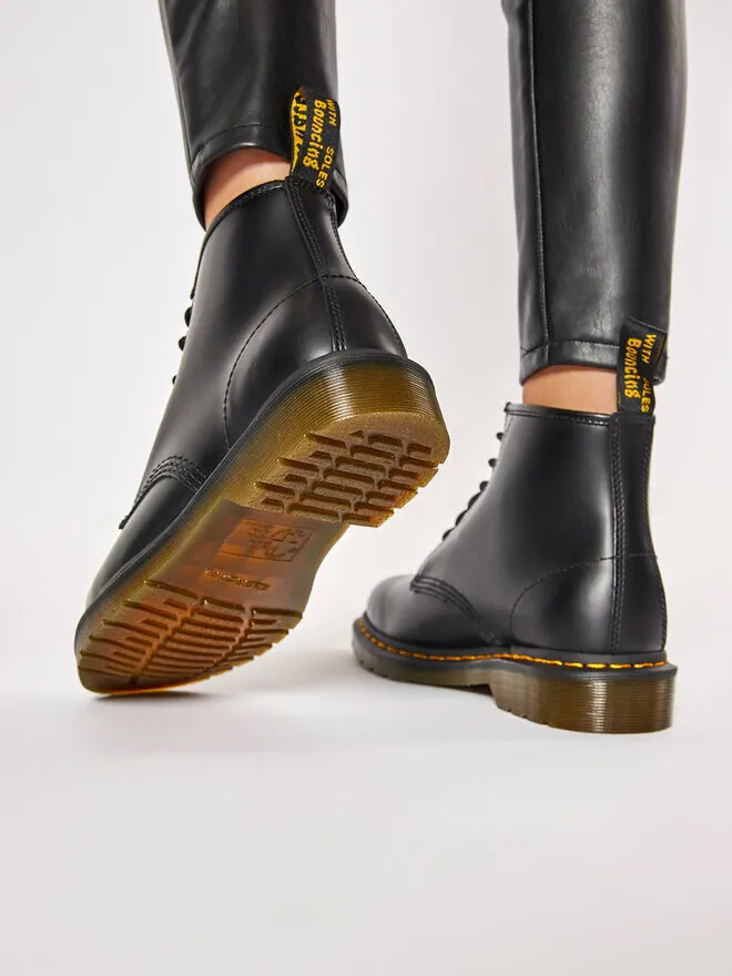 Ботинки берцы Dr. Martens 101 Yellow Stitch Smooth Leather — изображение 2 из 4, черный