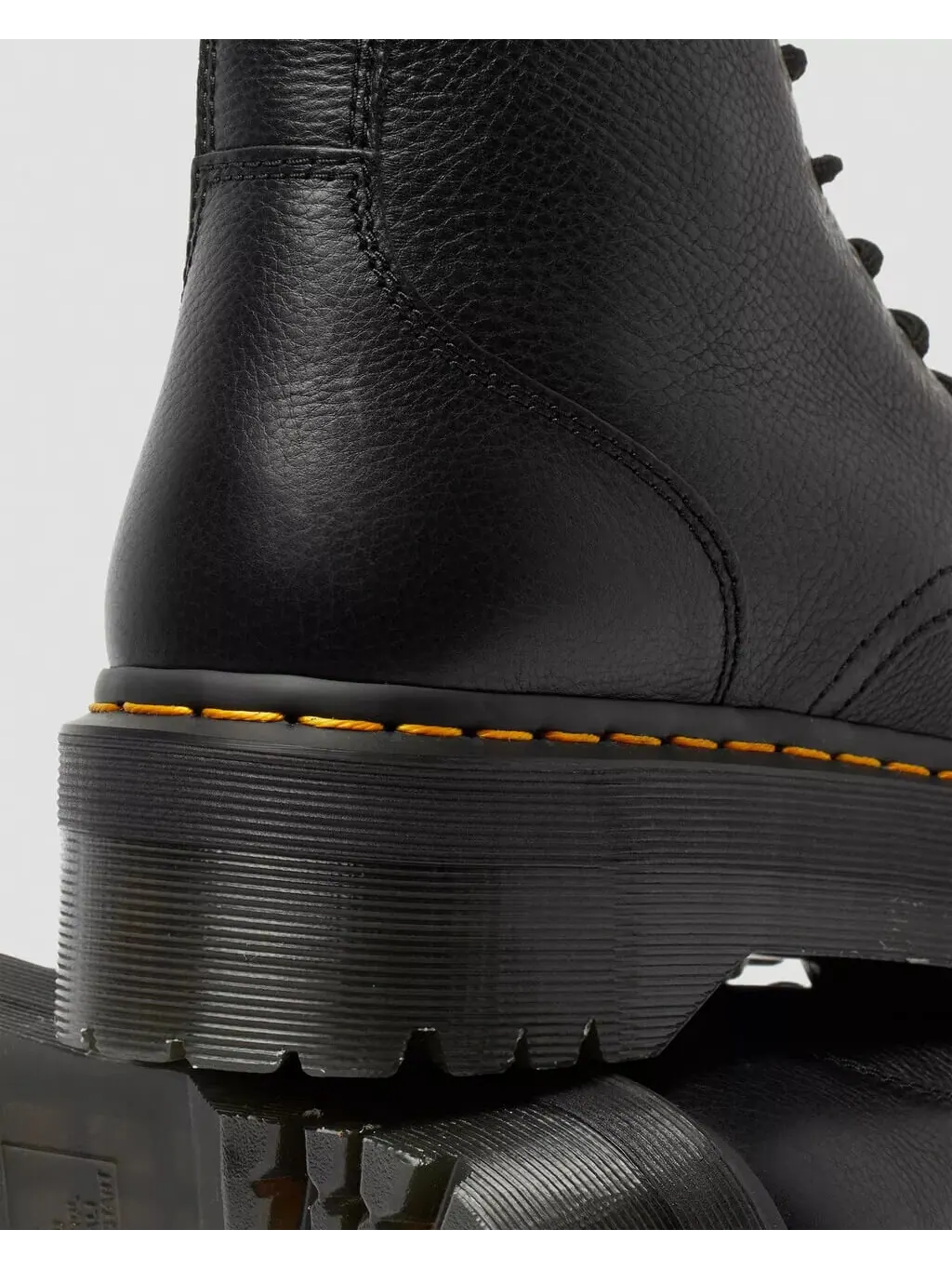 Ботинки женские Dr. Martens Jadon III высокие на платформе — изображение 7 из 9, черный