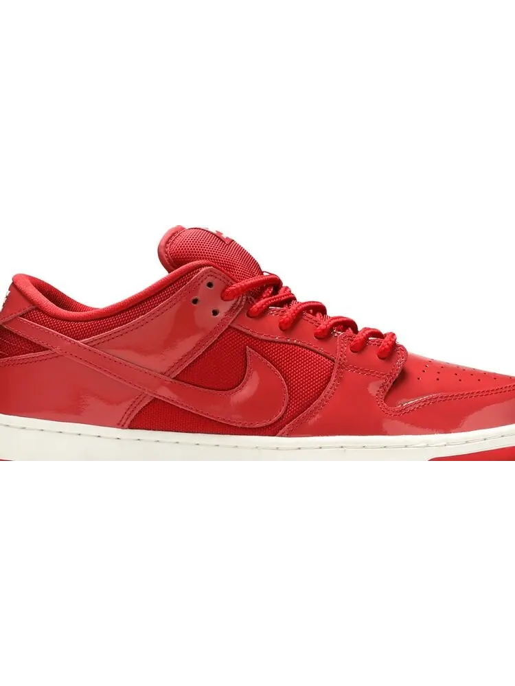 Кроссовки Nike Dunk Low Pro SB 'Red Patent Leather' — изображение 2 из 8, красный