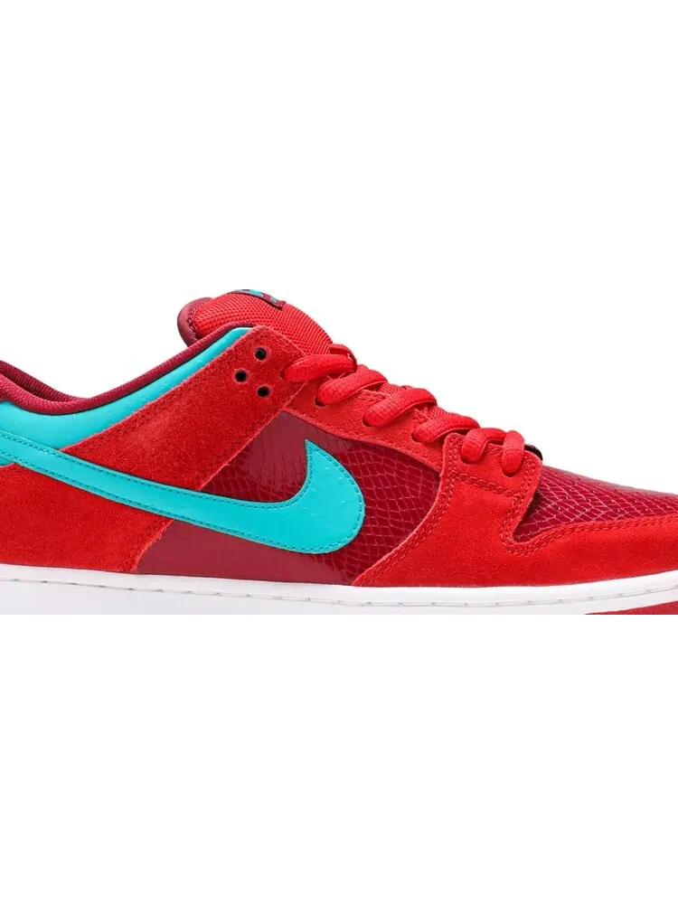 Кроссовки Nike Dunk Low Pro SB 'Brickhouse Turbo Green' — изображение 2 из 8, красный