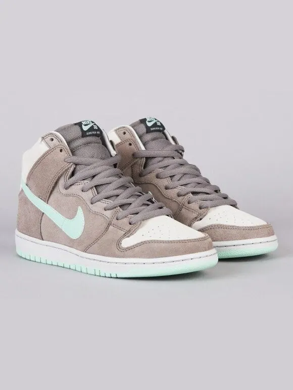 Кроссовки Nike Dunk High Pro SB 'Soft Grey' — изображение 2 из 4, серый