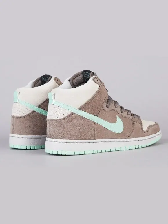 Кроссовки Nike Dunk High Pro SB 'Soft Grey' — изображение 3 из 4, серый