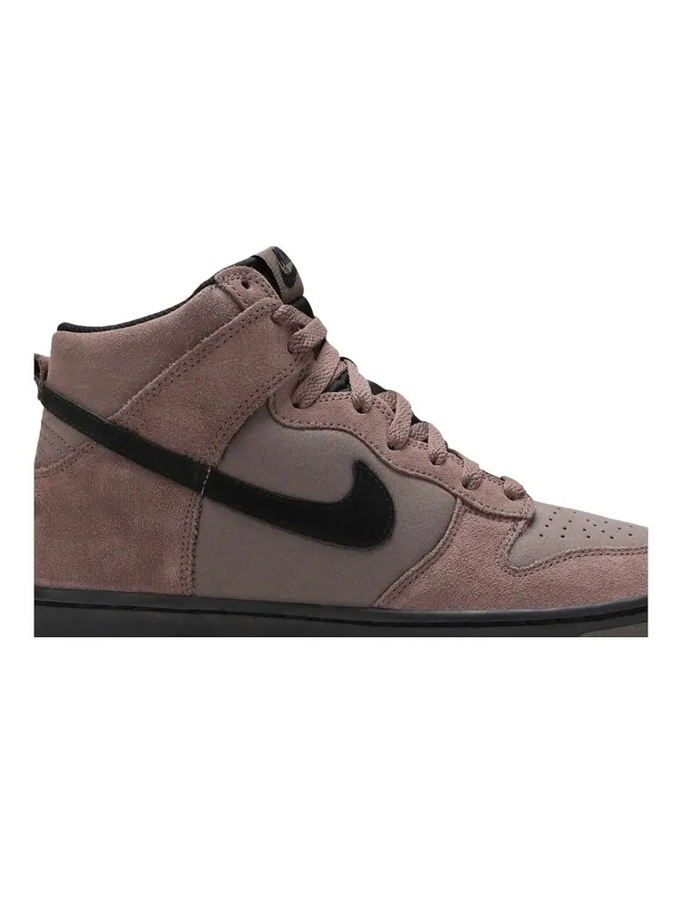 Кроссовки Nike Dunk High GS 'Dark Mushroom' — изображение 2 из 4, коричневый