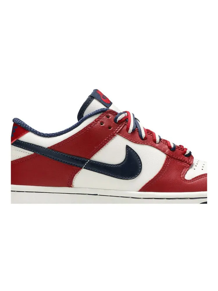 Кроссовки Nike Wmns Dunk Low — изображение 2 из 8, белый