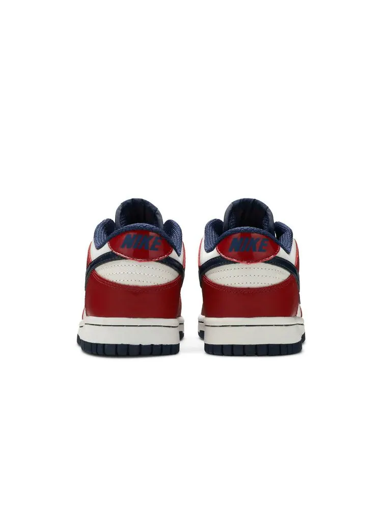 Кроссовки Nike Wmns Dunk Low — изображение 6 из 8, белый