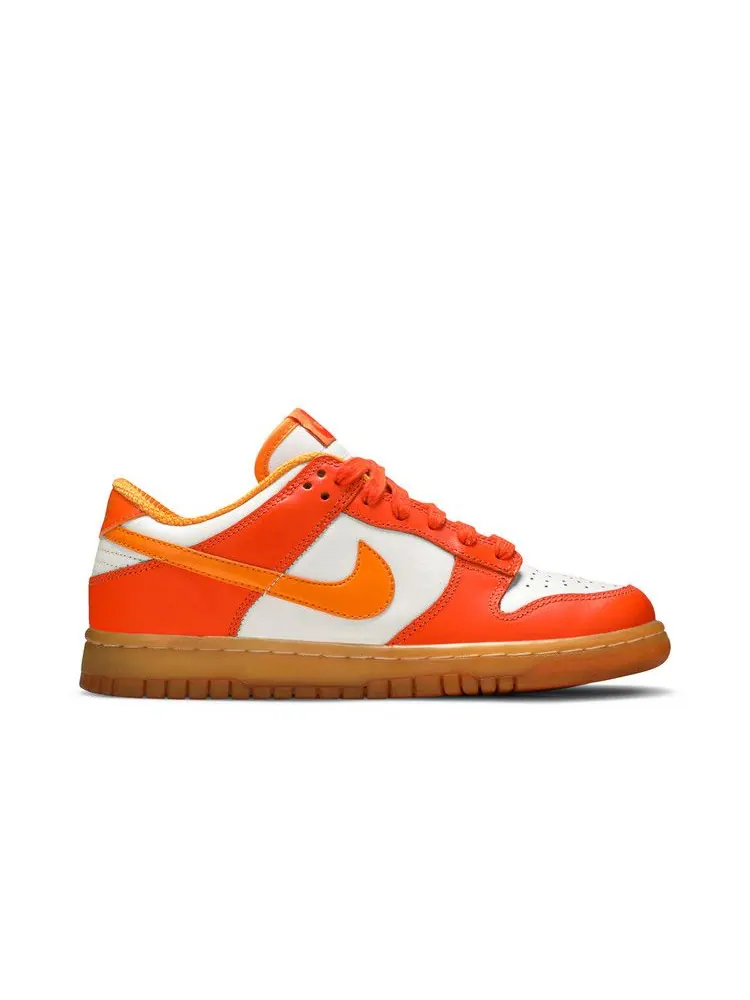 Кроссовки Nike Wmns Dunk Low — изображение 1 из 8, белый