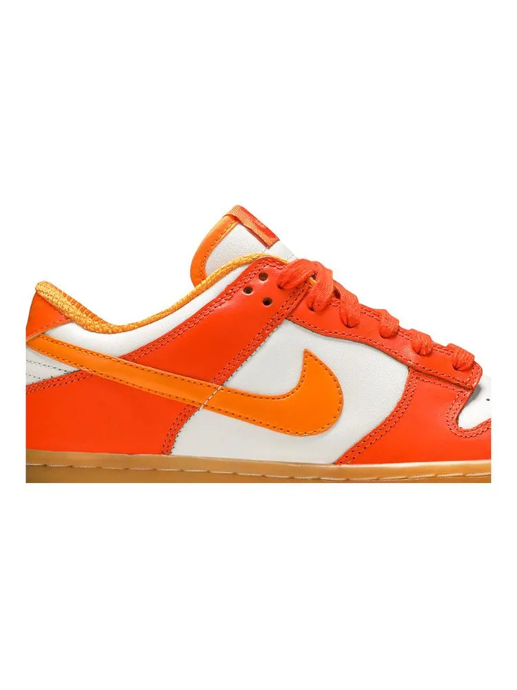 Кроссовки Nike Wmns Dunk Low — изображение 2 из 8, белый