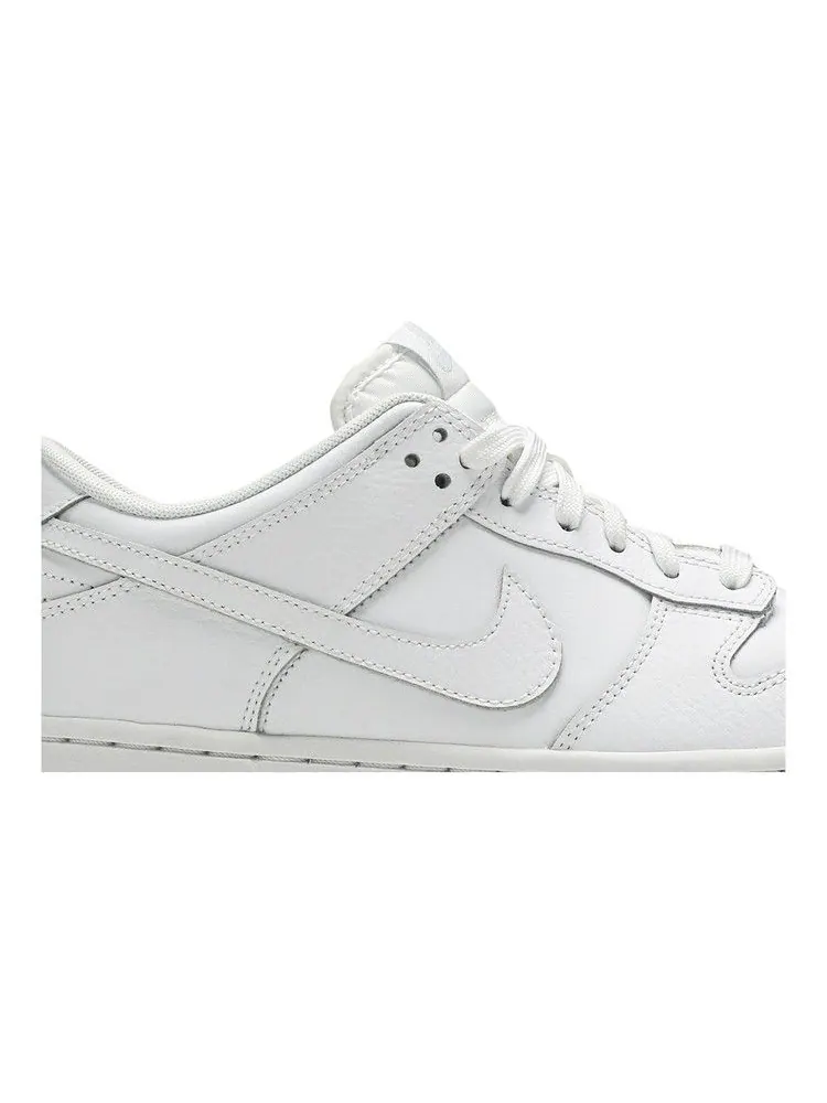 Кроссовки Nike Wmns Dunk Low — изображение 2 из 8, белый