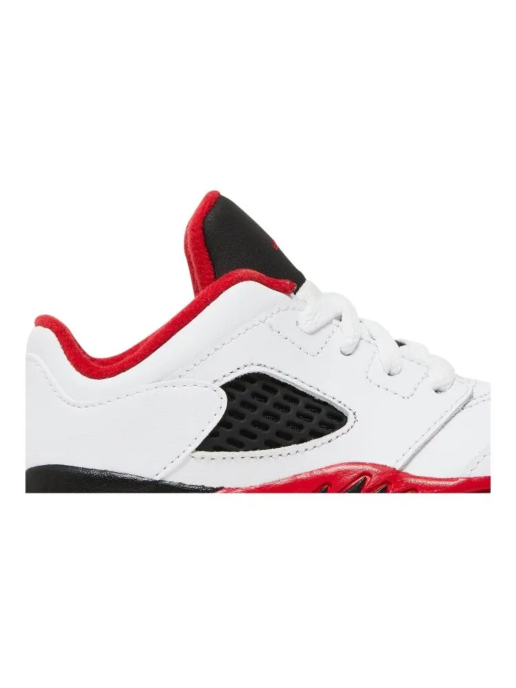 Кроссовки Air Jordan 5 Retro Low TD 'Fire Red' — изображение 2 из 4, белый