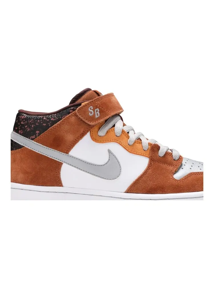 Кроссовки Nike Dunk Mid Pro SB 'Fender Bass' — изображение 2 из 4, белый