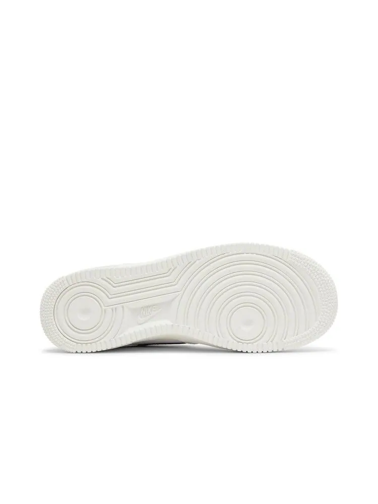 Кроссовки Nike Wmns Air Force 1 '07 'White Black' — изображение 5 из 9, белый/черный