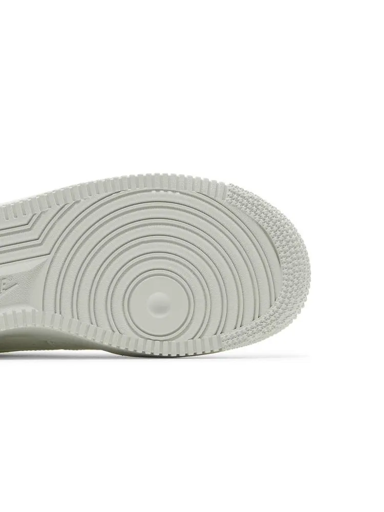 Кроссовки Nike Wmns Air Force 1 '07 'White Barely Volt' — изображение 6 из 9, белый