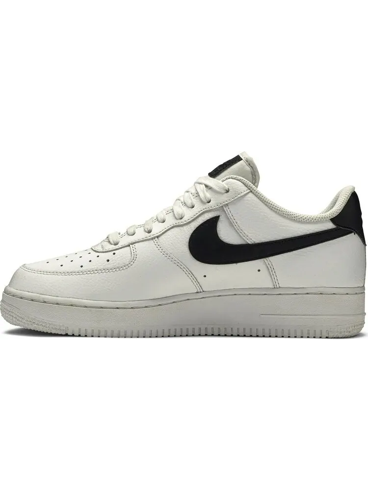 Кроссовки Nike Wmns Air Force 1 '07 'White Black' — изображение 3 из 8, белый