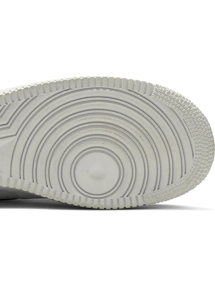 Кроссовки Nike Wmns Air Force 1 '07 'White Black' — изображение 5 из 8, белый