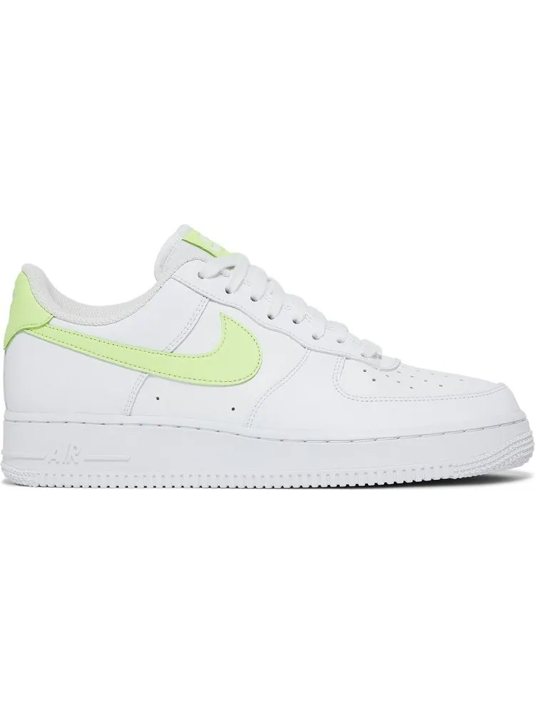 Кроссовки Nike Wmns Air Force 1 '07 'White Barely Volt' — изображение 1 из 8, белый