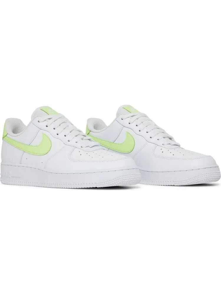Кроссовки Nike Wmns Air Force 1 '07 'White Barely Volt' — изображение 8 из 8, белый