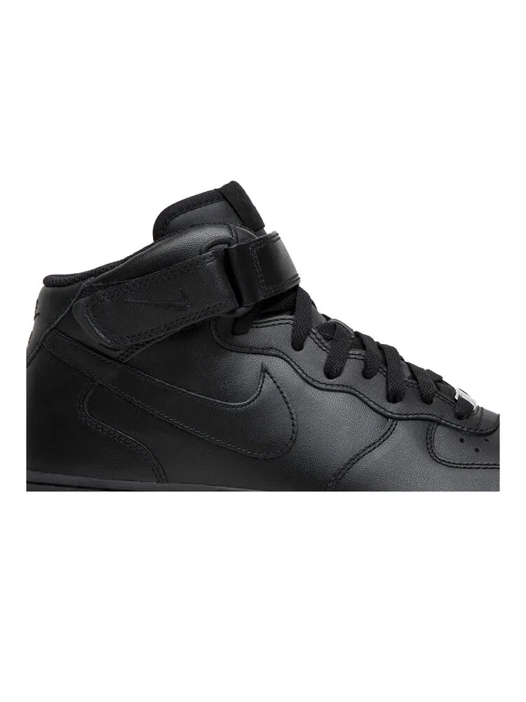 Кроссовки Nike Air Force 1 Mid '07 'Triple Black' — изображение 2 из 4, черный