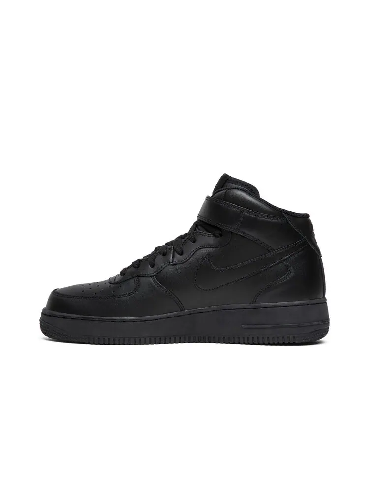 Кроссовки Nike Air Force 1 Mid '07 'Triple Black' — изображение 3 из 4, черный