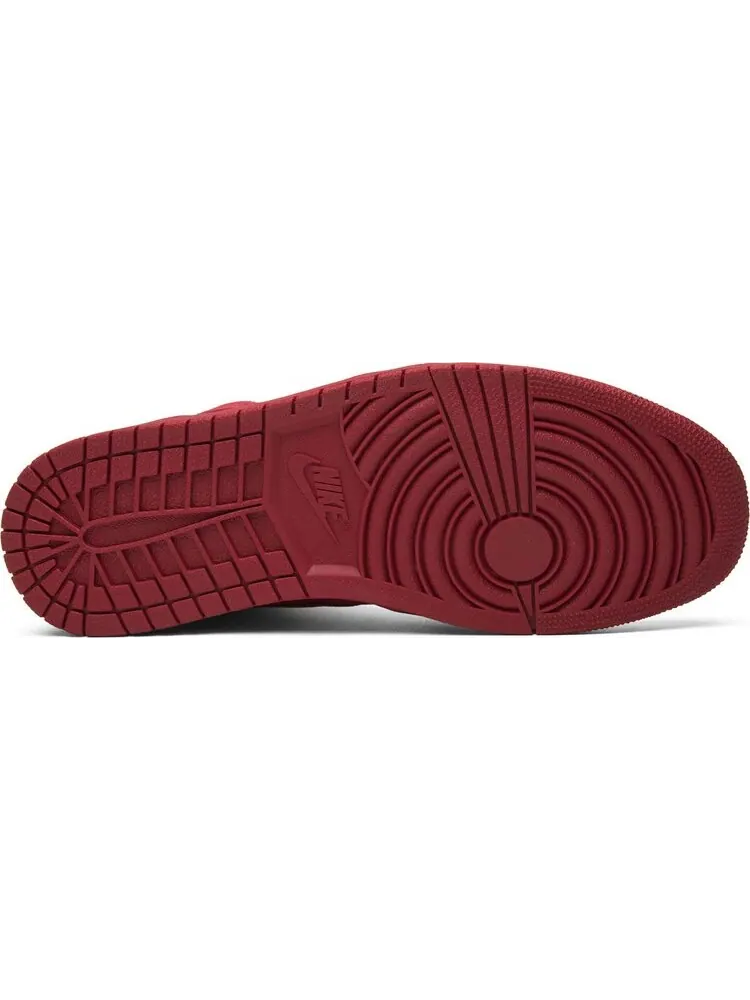 Кроссовки Air Jordan 1 Retro High Red Suede — изображение 4 из 8, красный