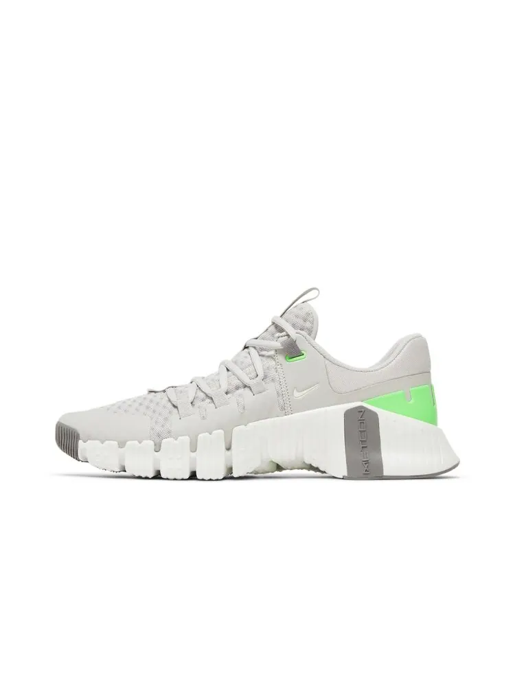 Кроссовки Air Jordan Jordan True Flight — изображение 3 из 4, красный