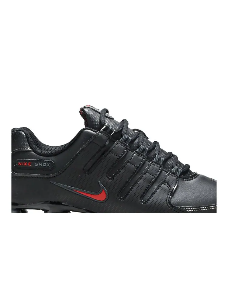 Кроссовки Shox NZ 'Black Varsity Red' — изображение 2 из 8, черный красный