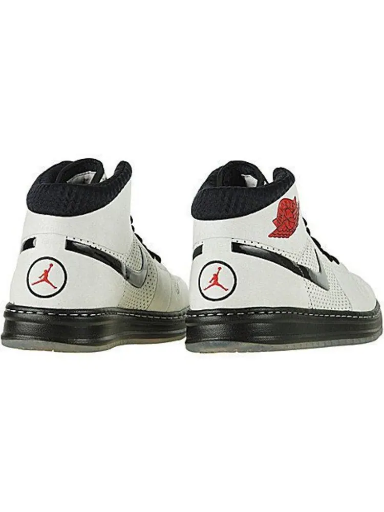 Кроссовки Air Jordan Air Jordan Alpha 1 'Perforated' — изображение 4 из 4, белый/черный красный