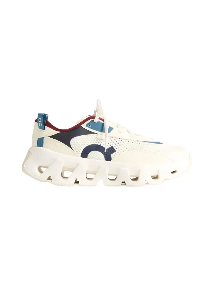 Кроссовки Kith x ON Wmns K-Tech 2 — изображение 1 из 1, белый