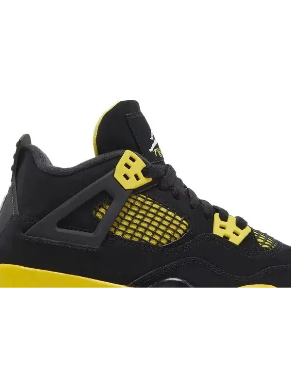 Кроссовки Air Jordan 4 Retro GS 'Thunder' 2023 — изображение 2 из 8, черный