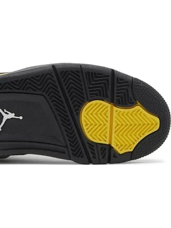 Кроссовки Air Jordan 4 Retro GS 'Thunder' 2023 — изображение 5 из 8, черный