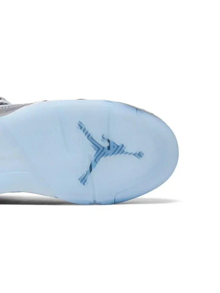 Air Jordan 5 Retro GS 'Wolf Grey' 2026 — изображение 5 из 8, серый