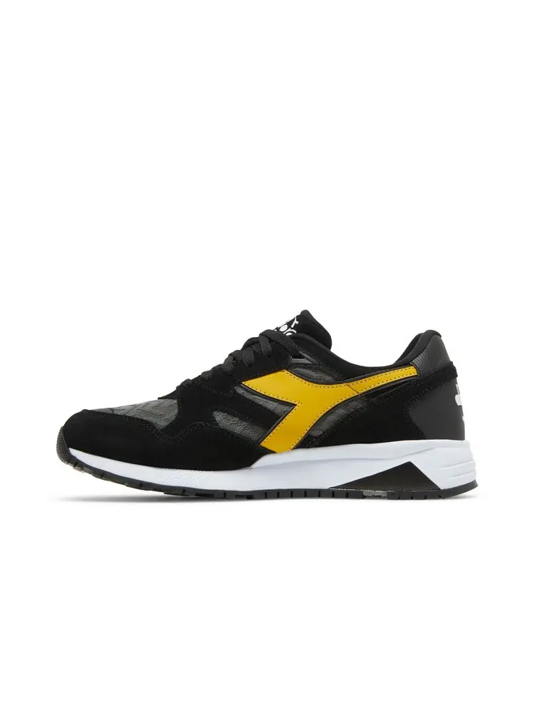 Кроссовки N9002 Lux 'Black Rich Gold' — изображение 3 из 8