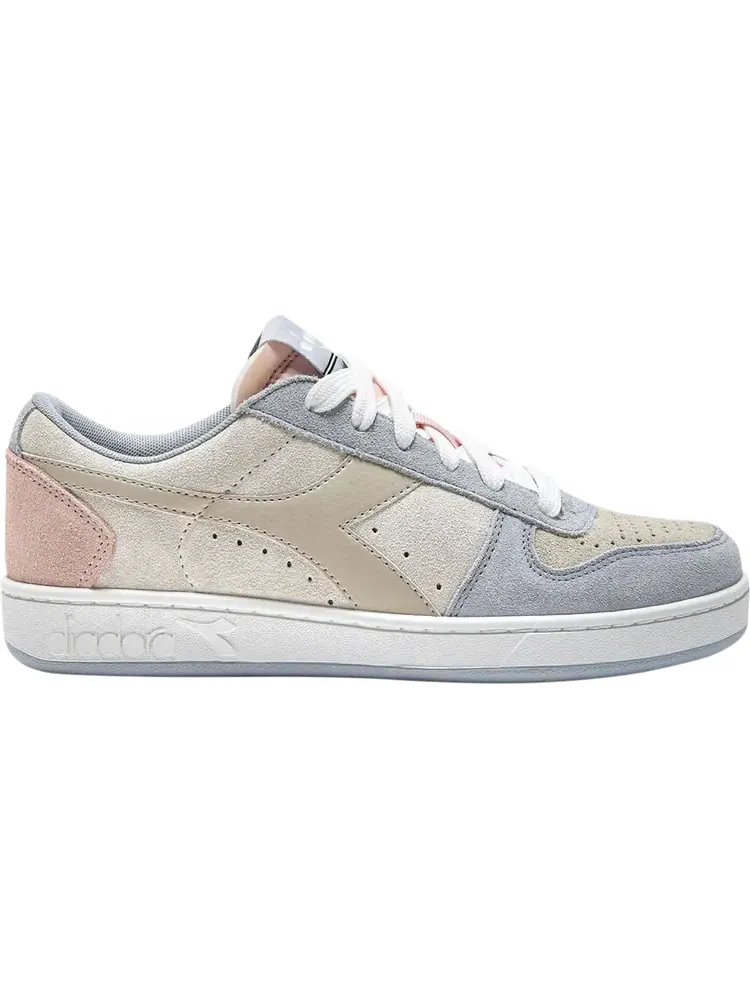 Кроссовки Wmns Magic Basket Low Suede 'Arctic Ice Whisper White' — изображение 1 из 1, серый