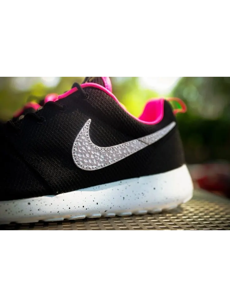 Кроссовки Nike Size? x Rosherun 'Urban Safari' — изображение 3 из 4, черный