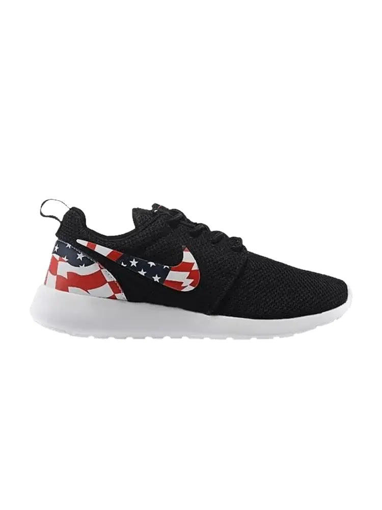 Кроссовки Nike Rosherun 'Black Game Royal' — изображение 1 из 1, черный