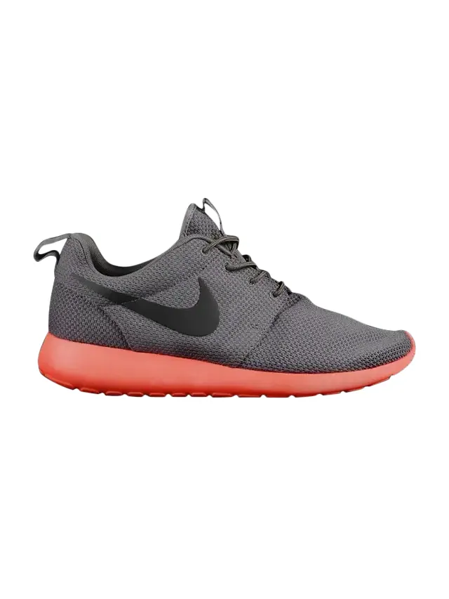 Кроссовки Nike Roshe One 'Soft Grey Crimson' — изображение 1 из 4, серый