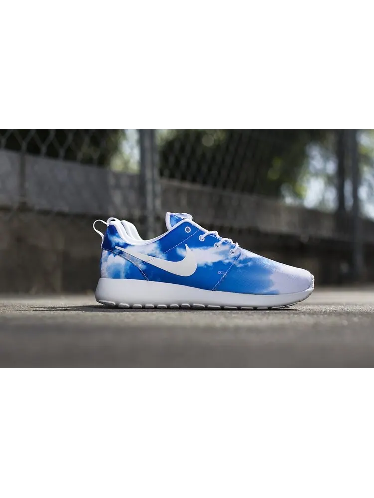 Кроссовки Nike Rosherun 'Santa Monica' — изображение 2 из 4, белый