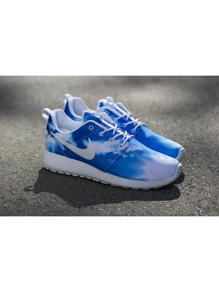 Кроссовки Nike Rosherun 'Santa Monica' — изображение 3 из 4, белый