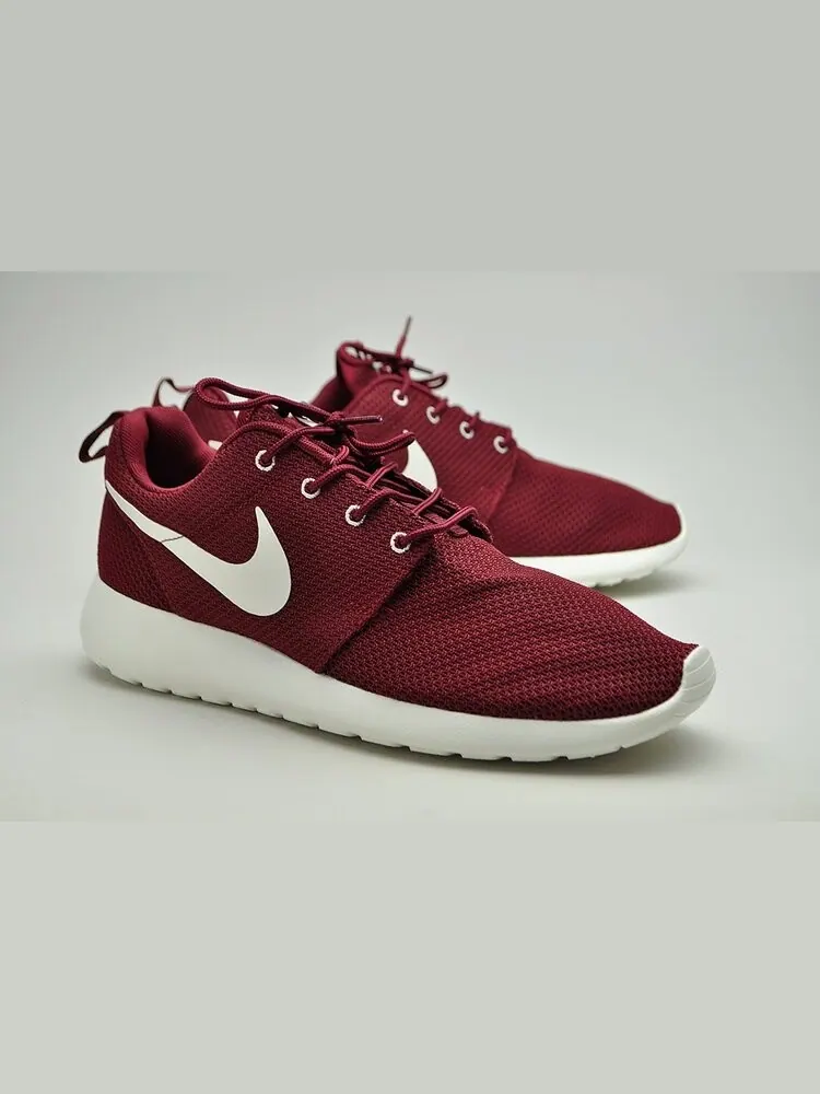 Кроссовки Nike Rosherun 'Team Red' — изображение 2 из 3, красный