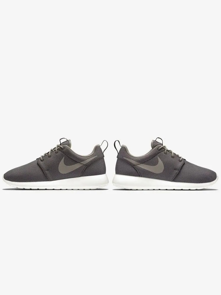 Кроссовки Nike Roshe One Premium — изображение 2 из 8, коричневый