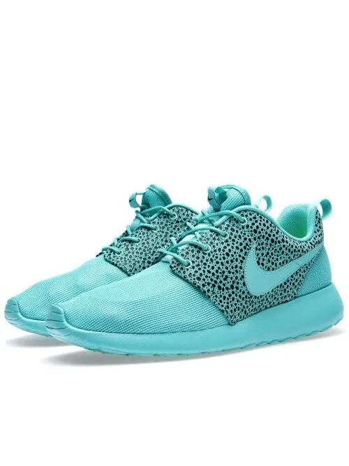 Кроссовки Nike Rosherun Premium 'Safari' — изображение 2 из 4, зеленый