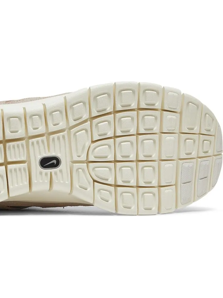 Кроссовки Nike Free Run 2 'Wolf Grey Fossil Stone' — изображение 5 из 8, серый
