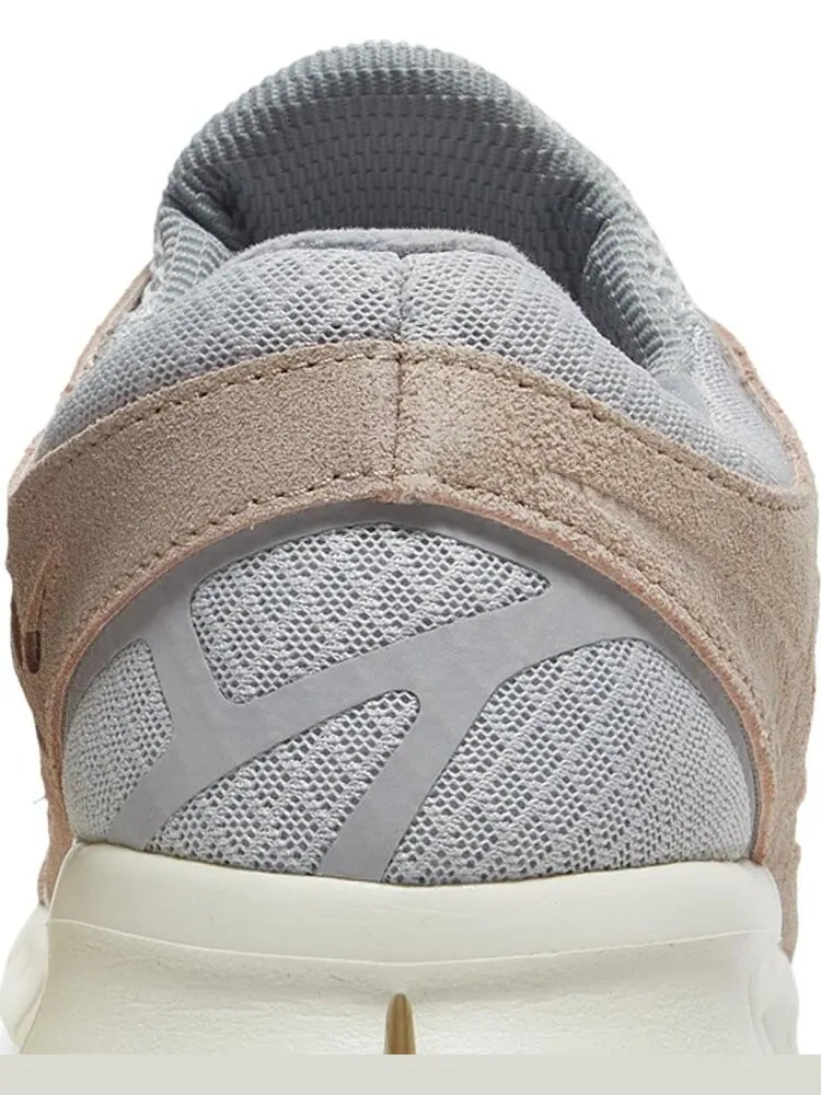 Кроссовки Nike Free Run 2 'Wolf Grey Fossil Stone' — изображение 7 из 8, серый