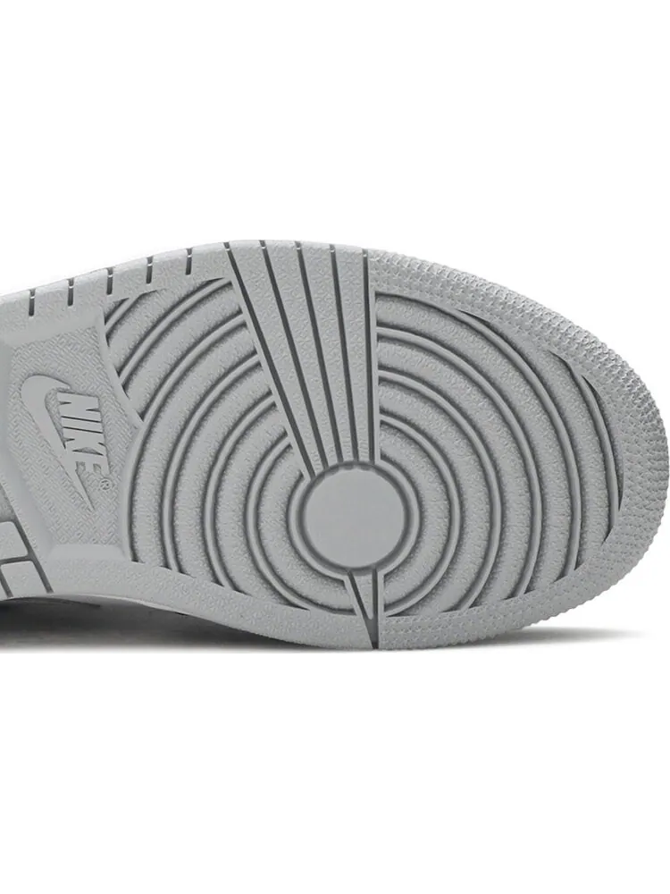 Кроссовки Air Jordan 1 Low Smoke Grey — изображение 5 из 8, серый